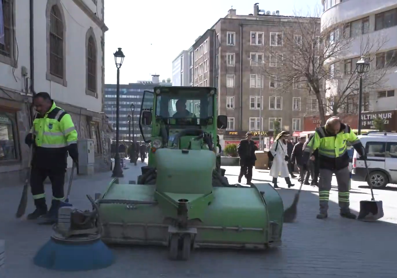 Ankara Büyükşehir Belediyesi Ramazan Boyunca Kent Genelinde Temizlik Çalışmalarını Sürdürüyor