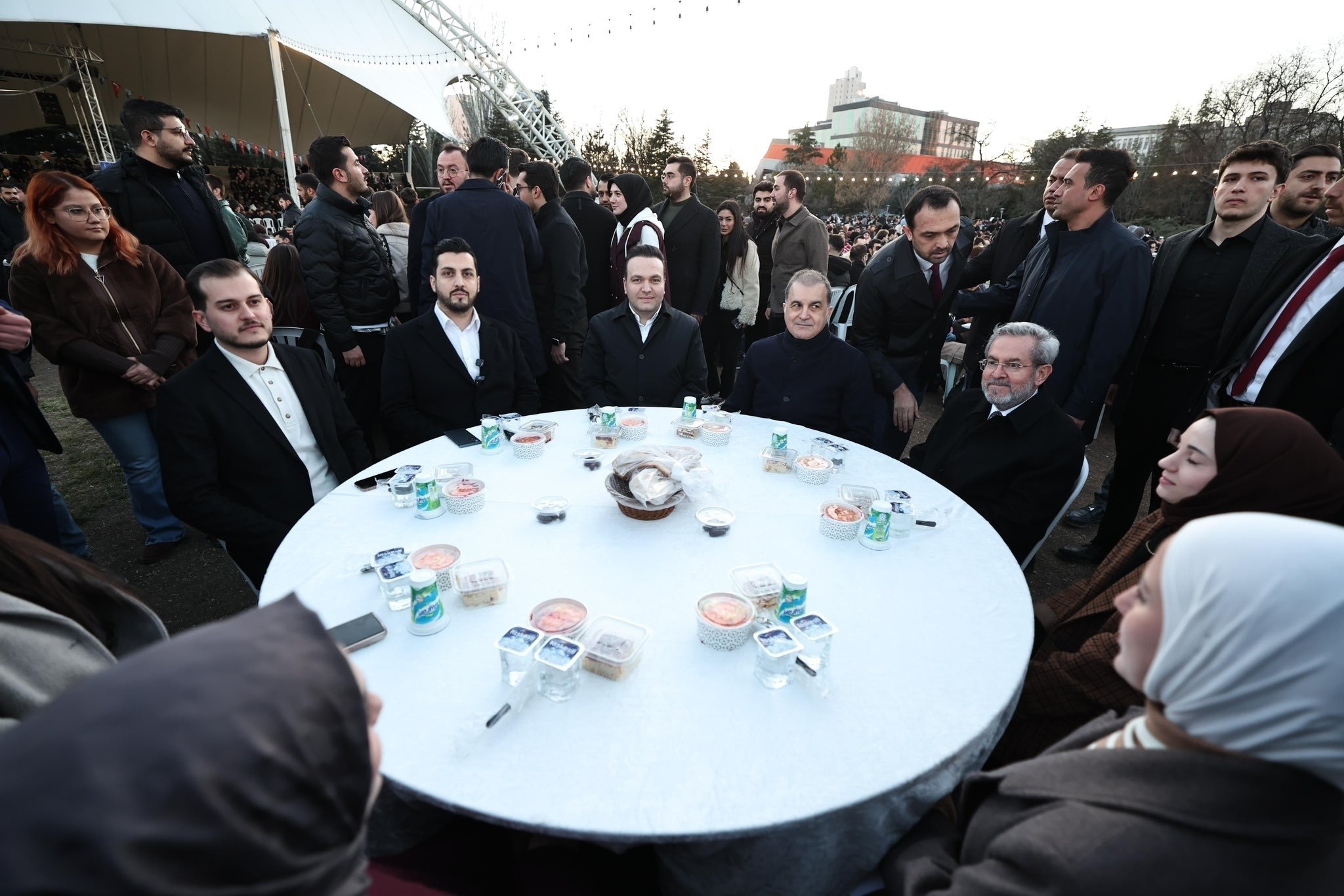 Ankara Üniversitesi’nde 20 Bin Gencin Katılımıyla Kampüs İftarı Düzenlendi