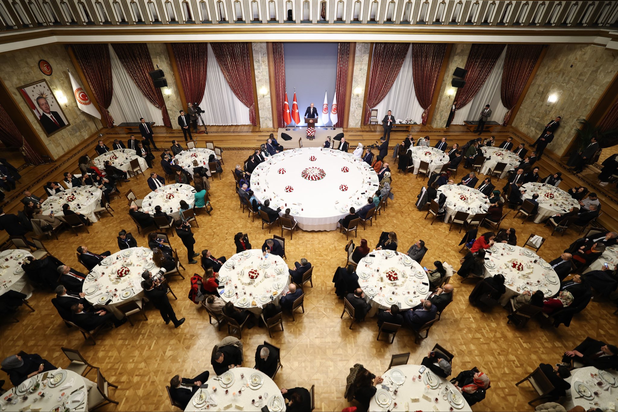 TBMM’de Emekçilerle İftar Programı: Kurtulmuş ve STK Temsilcileri Aynı Sofrada Buluştu