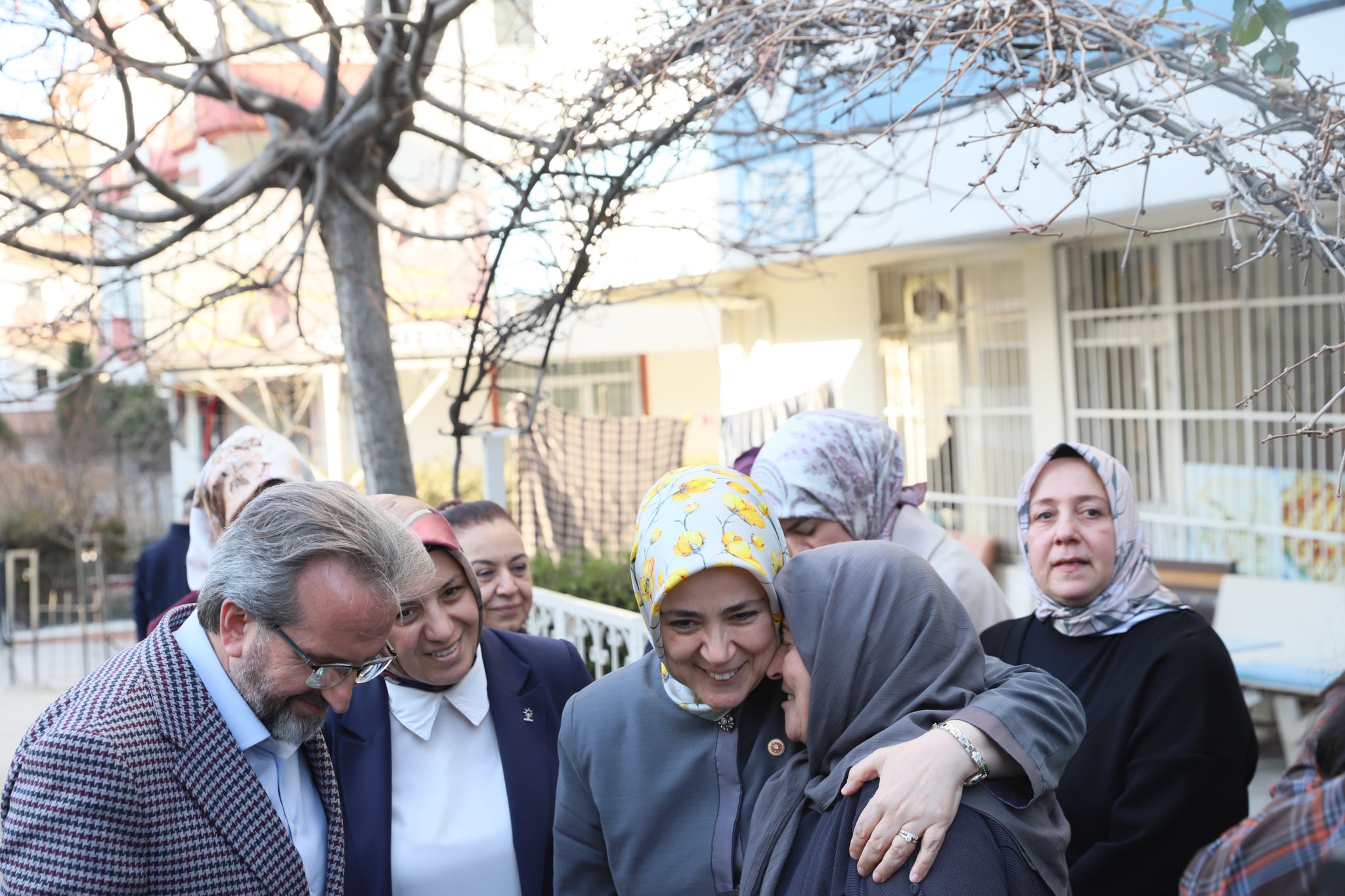 AK Parti Kadın Kolları Başkanı Tuğba Işık Ercan Mamak’ta Aileleri Ziyaret Etti
