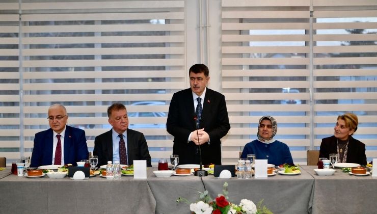 Ankara Valiliği Personeli İftarda Bir Araya Geldi